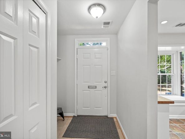 466 W Glebe Road, Alexandria VA 22305
