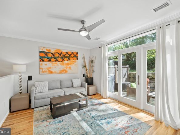 466 W Glebe Road, Alexandria VA 22305