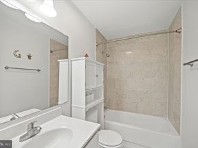 466 W Glebe Road, Alexandria VA 22305