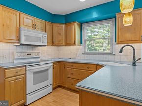 6 Springwood Place, Holland PA 18966