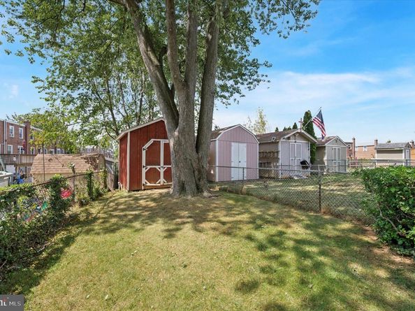 230 Westpark Lane, Clifton Heights PA 19018