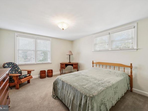 230 Westpark Lane, Clifton Heights PA 19018