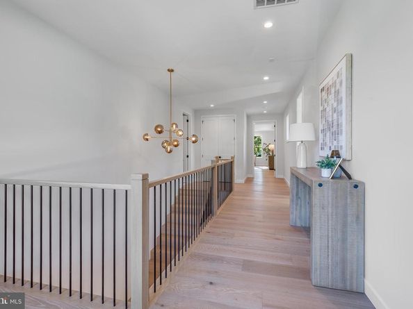 609 Meadow Lane SW, Vienna VA 22180