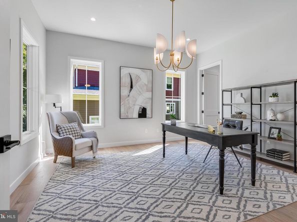 609 Meadow Lane SW, Vienna VA 22180