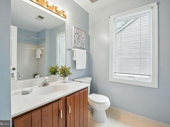 2907 Elmtop Court, Oakton VA 22124