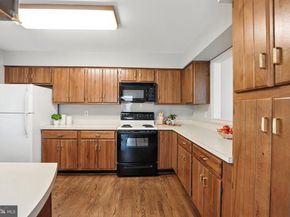 2907 Elmtop Court, Oakton VA 22124