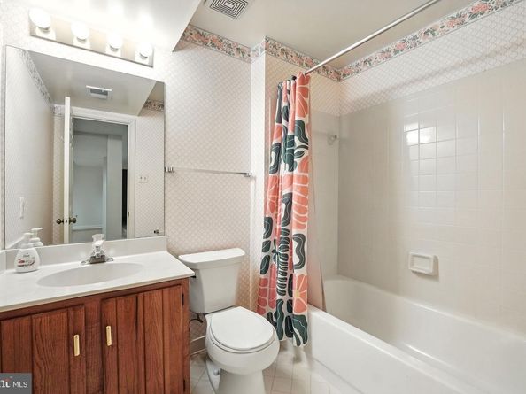 2907 Elmtop Court, Oakton VA 22124