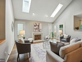2907 Elmtop Court, Oakton VA 22124