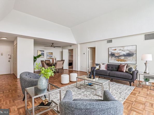 700 7TH Street SW 822, Washington DC 20024