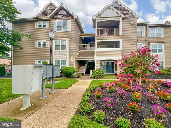 72203 Delaire Landing Road 203, Philadelphia PA 19114