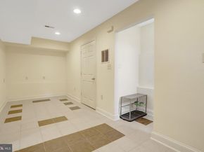 2206 S Grant Street S, Arlington VA 22202