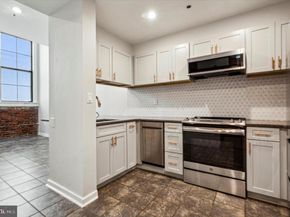 315 New Street 104, Philadelphia PA 19106