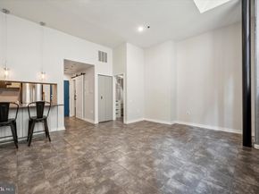 315 New Street 104, Philadelphia PA 19106