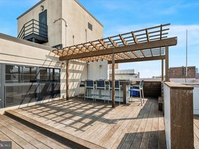 315 New Street 104, Philadelphia PA 19106