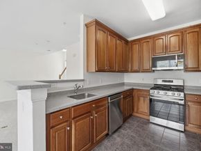 13040 Cabin Creek Road 13040, Herndon VA 20171