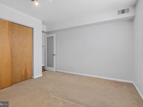 2800 S Wakefield Street A, Arlington VA 22206