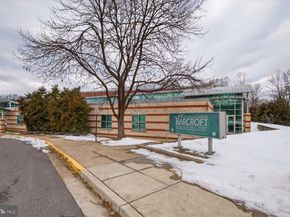 2800 S Wakefield Street A, Arlington VA 22206