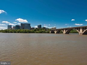 1124 25TH Street NW T4, Washington DC 20037