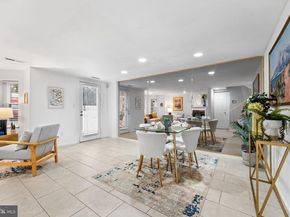 1124 25TH Street NW T4, Washington DC 20037