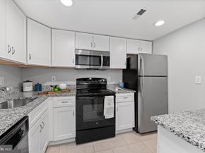 1124 25TH Street NW T4, Washington DC 20037