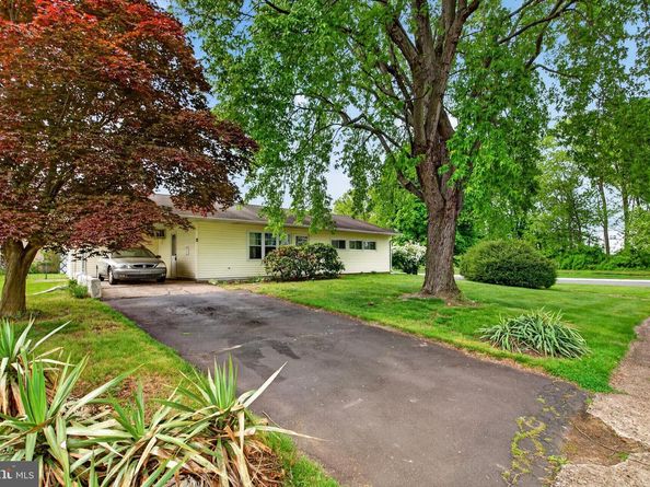 2 Silver Birch Lane, Levittown PA 19055