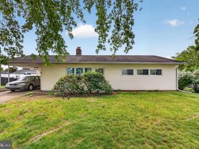 2 Silver Birch Lane, Levittown PA 19055