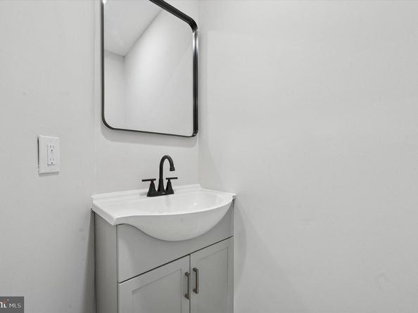 447 S 48TH Street, Philadelphia PA 19143