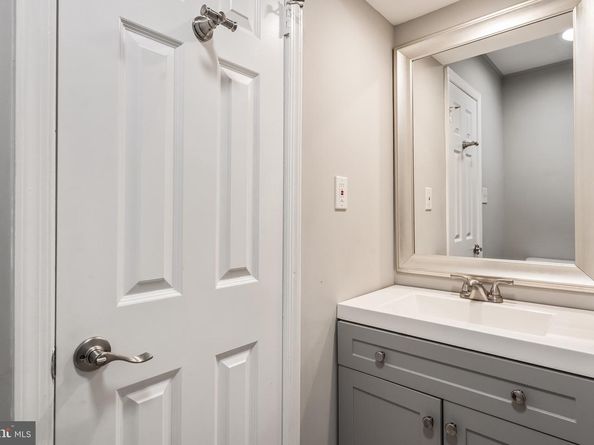 6620 Rosecroft Place, Falls Church VA 22043