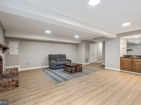 6620 Rosecroft Place, Falls Church VA 22043