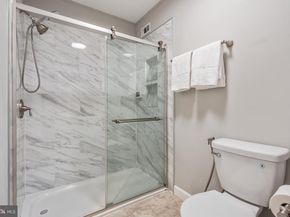 6620 Rosecroft Place, Falls Church VA 22043