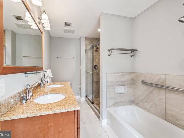 6620 Rosecroft Place, Falls Church VA 22043