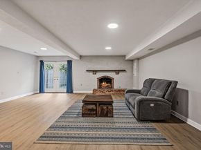 6620 Rosecroft Place, Falls Church VA 22043