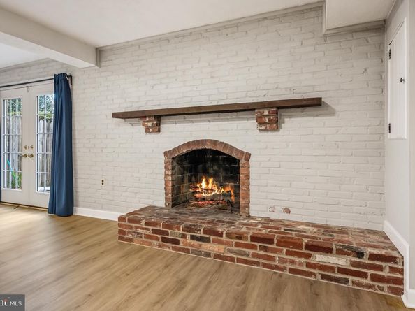 6620 Rosecroft Place, Falls Church VA 22043