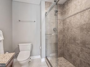 6620 Rosecroft Place, Falls Church VA 22043