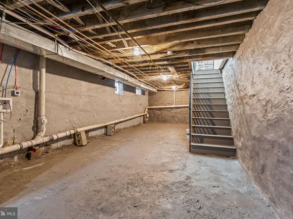 5907 W Girard Avenue, Philadelphia PA 19151