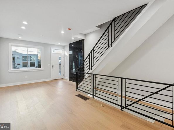 408-410 Cantrell Street, Philadelphia PA 19148