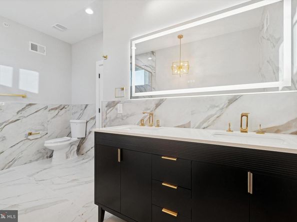 408-410 Cantrell Street, Philadelphia PA 19148