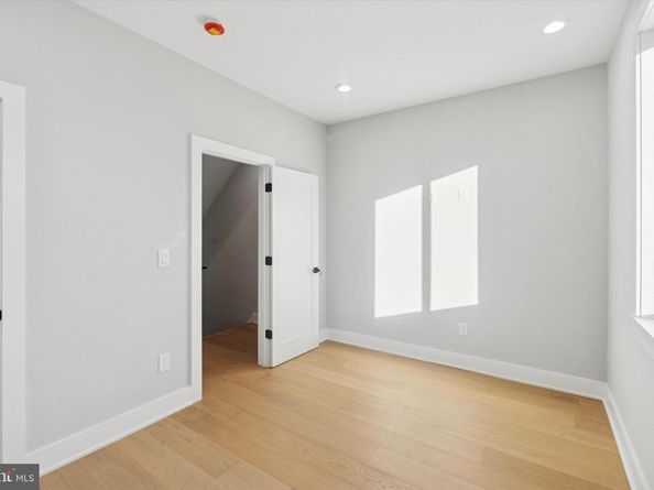 408-410 Cantrell Street, Philadelphia PA 19148