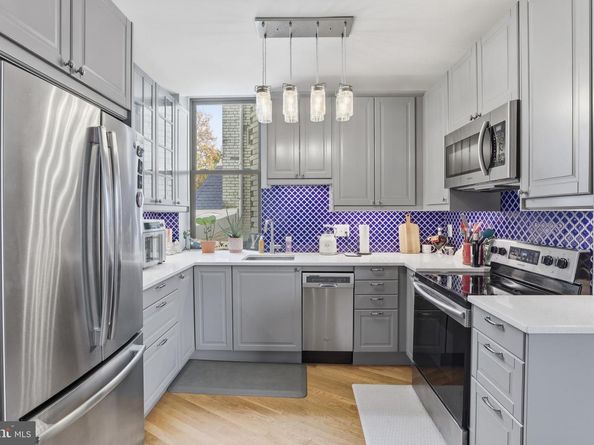 121 13TH Street NE 301, Washington DC 20002