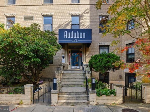 121 13TH Street NE 301, Washington DC 20002
