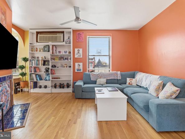 121 13TH Street NE 301, Washington DC 20002