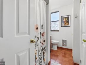 121 13TH Street NE 301, Washington DC 20002