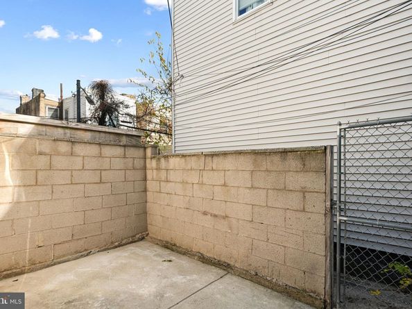 1227 S 22nd Street, Philadelphia PA 19146