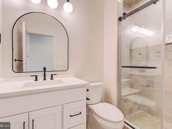 913 Symphony Circle SW, Vienna VA 22180