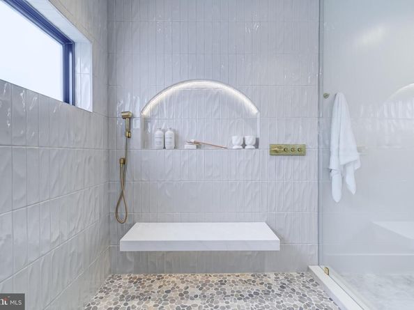 913 Symphony Circle SW, Vienna VA 22180