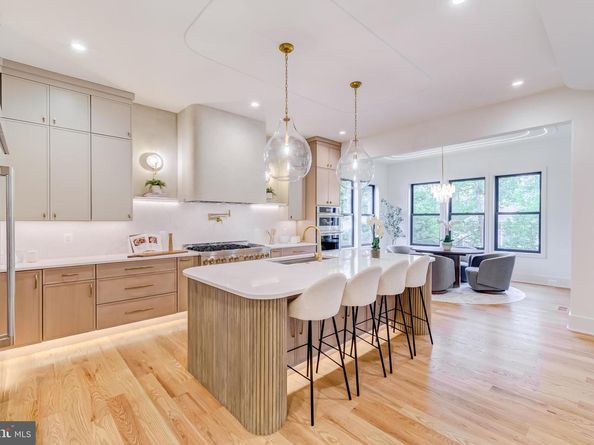 913 Symphony Circle SW, Vienna VA 22180