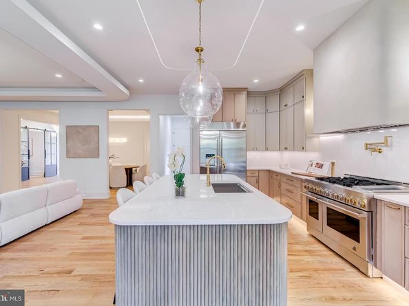 913 Symphony Circle SW, Vienna VA 22180