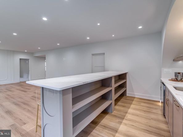 913 Symphony Circle SW, Vienna VA 22180