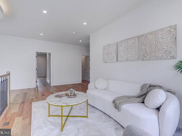 913 Symphony Circle SW, Vienna VA 22180