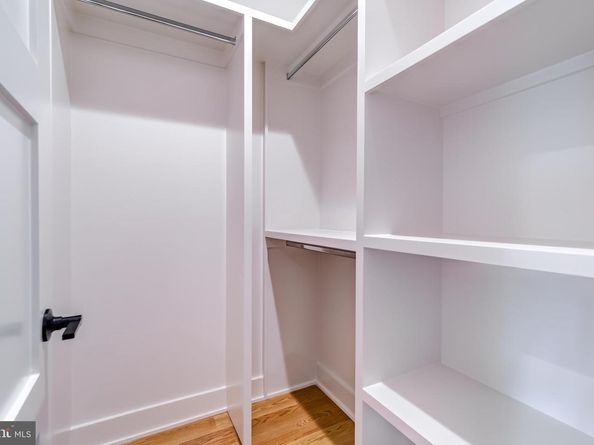 913 Symphony Circle SW, Vienna VA 22180